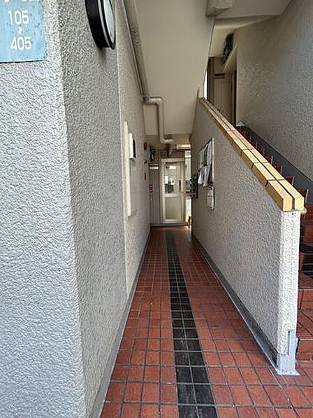 入り口通路 奥左手 103号室