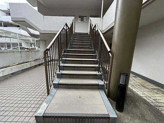 【階段】棟内に...