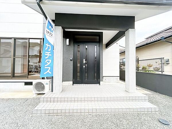 玄関を拡大表示