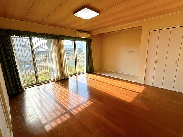 室内 阿蘇市内牧643-3