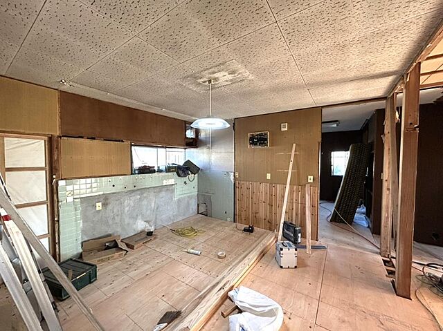 室内 八代市郡築一番町192-15