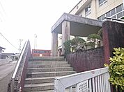 【周辺環境・小学校】人吉市立中原小学校まで約2000ｍ（徒歩で約28分）です。徒歩圏内に小学校があると、安心してお子様を通学させることができますね。