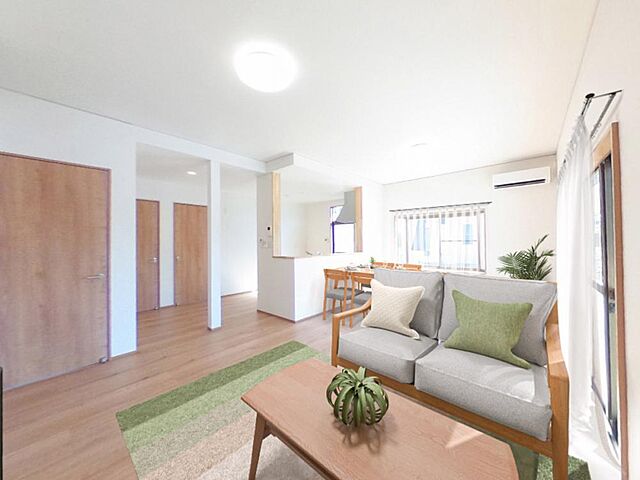 リビング/ダイニング 日向市大字富高6408-96