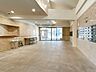 エントランス：【共用部：エントランス】マンションエントランスの写真です。安心安全なオートロック付きです。