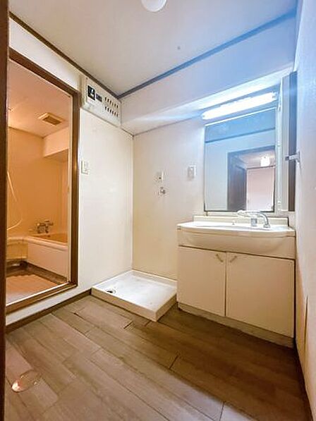 【現況販売中】洗面脱衣所の写真です。