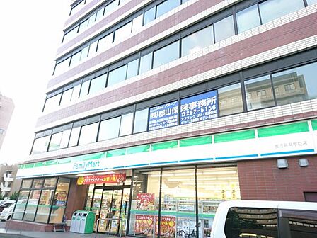 ファミリーマート県庁前店様まで約1.1km 1100m