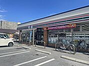 【周辺環境】セブンイレブン糸満兼城サンプラザ糸満店まで1400ｍ(車で5分)。 2100m
