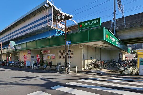 画像17:【スーパー】マルエツ 行徳駅前店まで303ｍ