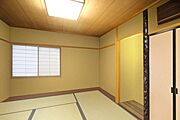 （CG加工の為、現況と異なります。）広々和室！畳スペースではない広さです！ダイニング横なので用途様々！お好きにレイアウトできます！