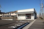 西尾信用金庫 中島支店窓口営業時間、9:00～11:30、12:30～15:00 920m