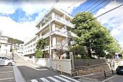 高校「私立神港学園高校まで805m」