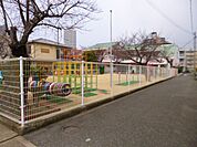 幼稚園、保育園「小河保育所まで0m」