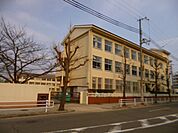 中学校「神戸市立兵庫中学校まで705m」