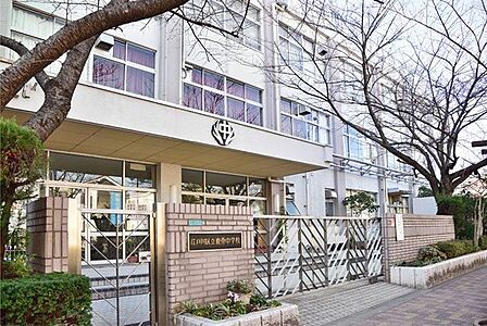 江戸川区立鹿骨中学校 徒歩8分。 620m