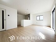 造りこんだ空間演出の妙が生み出す光と質のハーモニーはこの住宅のクオリティの良さを実感させてくれます。