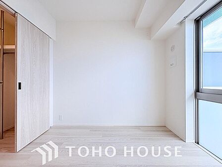 一日の疲れを癒やしてくれる主寝室。時を忘れて過ごす場所として過ごせるお部屋。