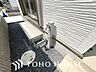 その他：「庭には外水栓を完備しています。ガーデニングの水やりや靴・掃除用具の洗い場に便利です。室内に汚れを持ち込まず作業ができるため、日々の暮らしの快適性を高めます。戸建てならではの便利な屋外設備が魅力的です