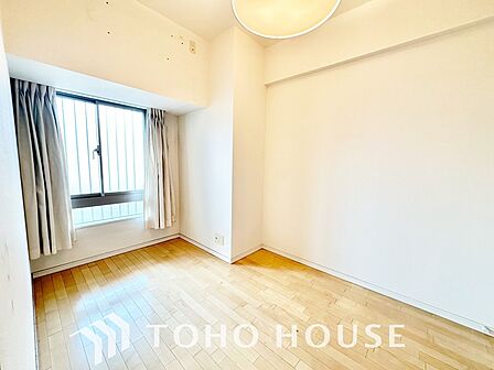 全居室にクローゼットを完備。収納家具を最小限に抑えられるため、自由度の高い家具配置が叶うシンプルな空間です。お子様の成長やライフスタイルの変化に合わせて、お好みのレイアウトや変化を、末長く愉しめます。
