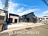 外観：陽光に愛され、家族に包まれた本邸宅は、どんなに月日が経っても【オンリーワン】に輝き続けます。