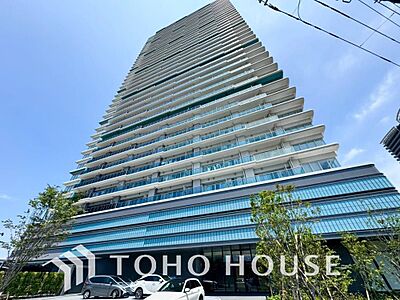 外観：ここから始まる日常はご家族の大切な時間。だからこそ、ただ住むだけでなく、少しでも豊かで快適に、気持ち良く暮らしてほしい。そんな願いを込めて、皆様の住まい購入をどこよりも丁寧に全力でサポートいたします。