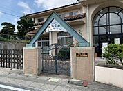 豊田花園幼稚園まで　263m　徒歩約4分●心身の健康を第一とし、自分のもつ能力をじゅうぶん発揮できる子に育てます。しっかりとした、しかもゆとりのある人柄をつくりあげるよう努力します。