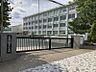 周辺：山之手小学校まで　1090m　徒歩約14分● 車のまち豊田 を象徴とする絶え間ない車の流れを横に見ながら、真剣さ・たくましさ・やさしさ を校訓として毎日元気に活動しています。