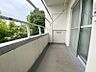 バルコニー：物干しセットが設置されておりますので、一度にたくさんのお洗濯物が干せます。