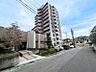 外観：周辺にはスーパーやドラックストアが有り、日常のお買い物にも便利です