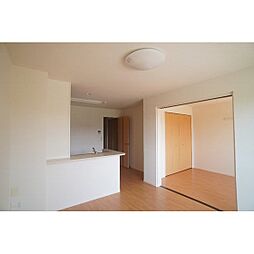 エターナル 102 1階2DKのリビング/ダイニング