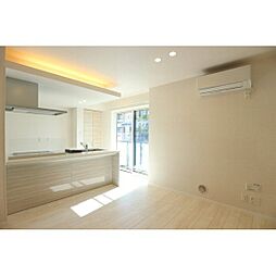 アルティスタ 102 1階1LDKのリビング/ダイニング