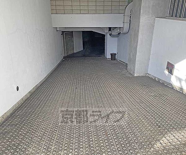 画像3:駐車場