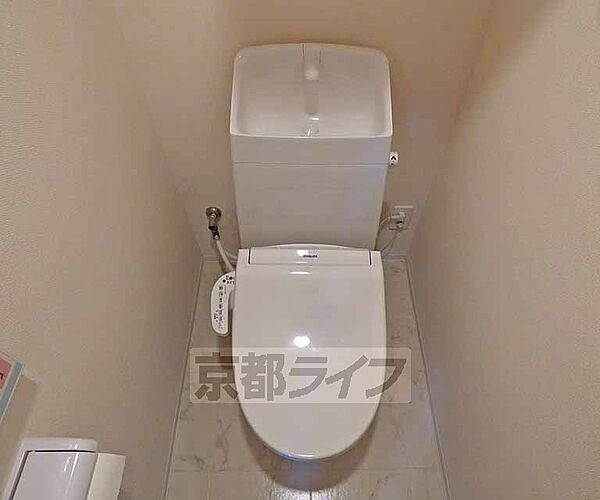 画像8:ウォシュレット機能付きのトイレです。