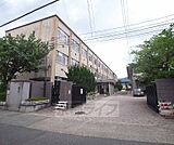 太秦中学校まで1017m 三条通りちかくにあり、近隣には歴史的建造物が多数ございます。
