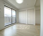 南向きで明るいお部屋です隣のＬＤＫと一体で広く使うことが出来ます。
