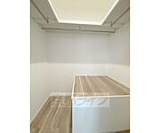 8．13帖洋室のクローゼットです。