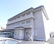 川沿いの大きなマンション・