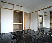 ビニールシートの下は、畳です。