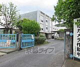 志賀小学校まで865m