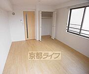 明るい室内です。