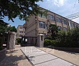 蜂ヶ岡中学校まで563m ＪＲ太秦駅と嵐電帷子ノ辻の駅の間にございます