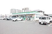 ファミリーマート松島一丁目店まで230ｍ