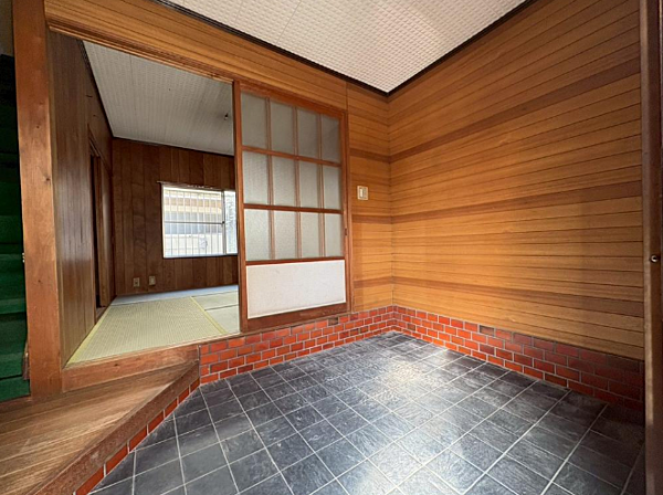 玄関を拡大表示