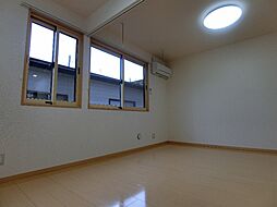 セジュールピエースA 1階ワンルームのリビング/ダイニング