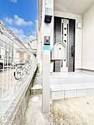 シンプルデザインのポスト。