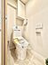 トイレ：明るく清潔感のあるトイレです。  