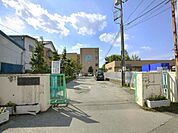小学校 570m 草加市立八幡小学校