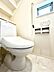 トイレ：トイレは1階と2階それぞれに配置されていてとても便利です。 