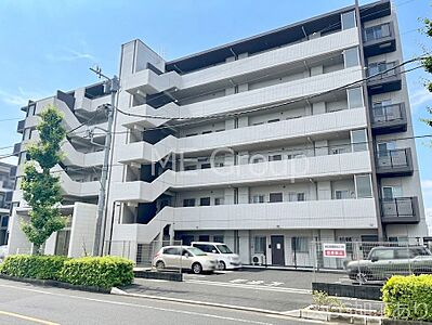 外観:生活に便利な地に伸びやかな家族の生活風景を描く住まい 外観:生活に便利な地に伸びやかな家族の生活風景を描く住まい