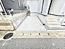 駐車場：生活に欠かせない駐車スペース。