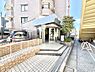エントランス：外観 綺麗なエントランスは、居住者を優しく迎えいれてくれます  